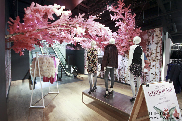 Topshop 圣诞橱窗设计