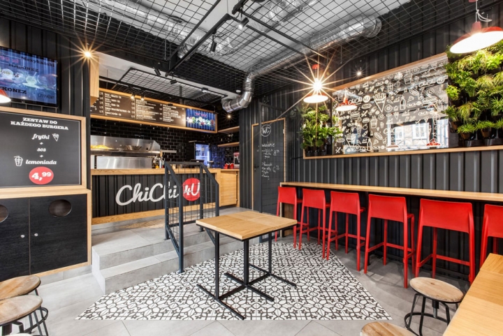 波兰ChiChi 4U Bar餐馆空间设计